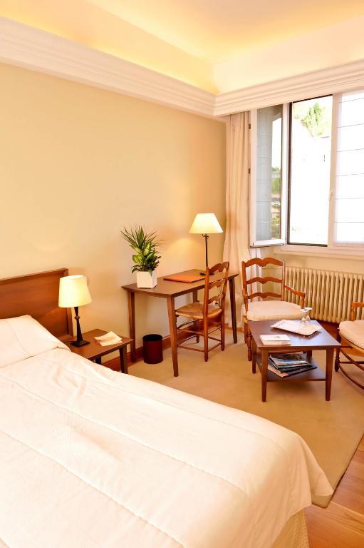 Hotel Des Pyrenees Saint-Jean-Pied-de-Port Room photo